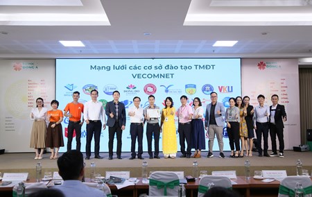 Dong A University is the 33rd member of Vietnam E-commerce training institution network